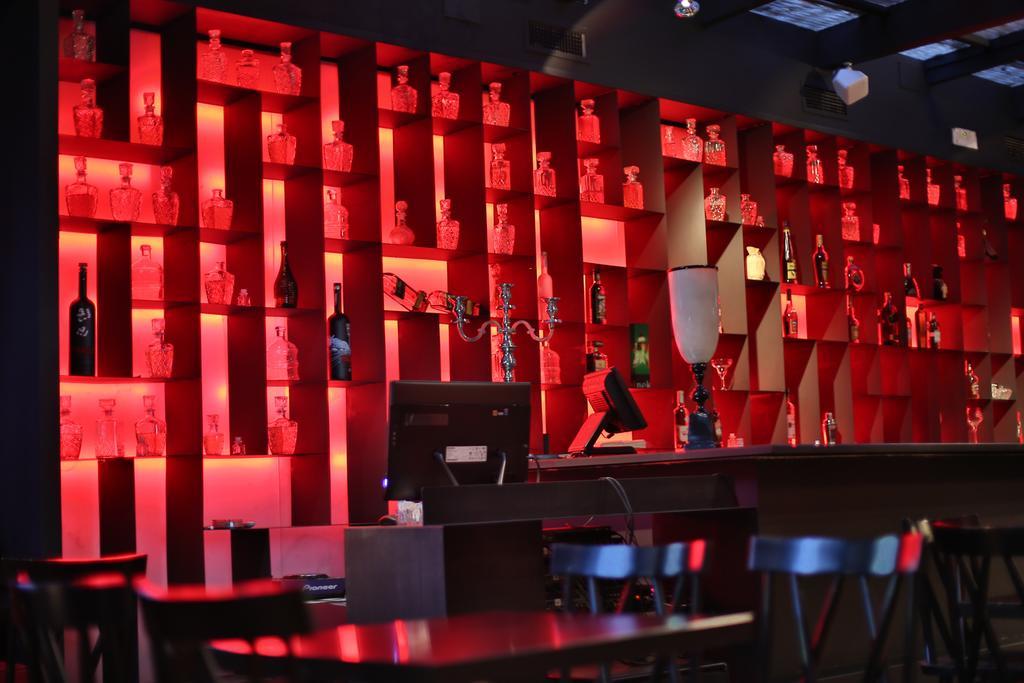 Padam Boutique Hotel Тирана Экстерьер фото