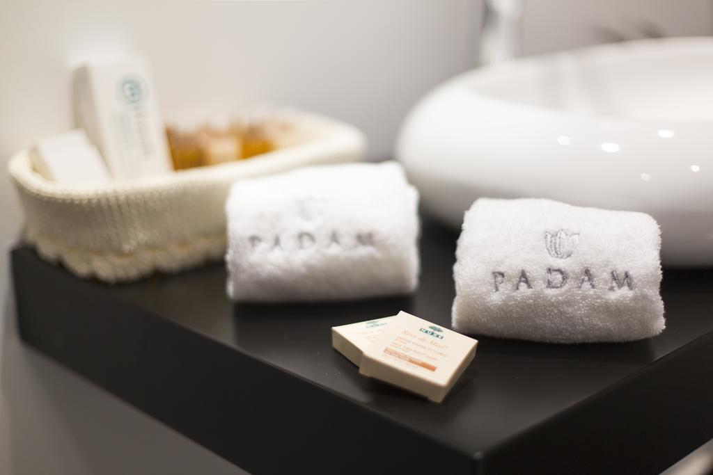Padam Boutique Hotel Тирана Экстерьер фото